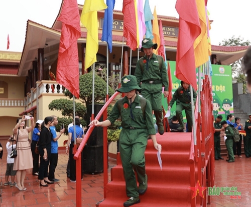 150 “học viên nhí” Đà Nẵng tham gia trải nghiệm “Học kỳ trong quân đội”